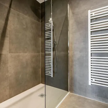La Ara, Avec Sauna