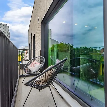 La Ara, Avec Sauna 리에주